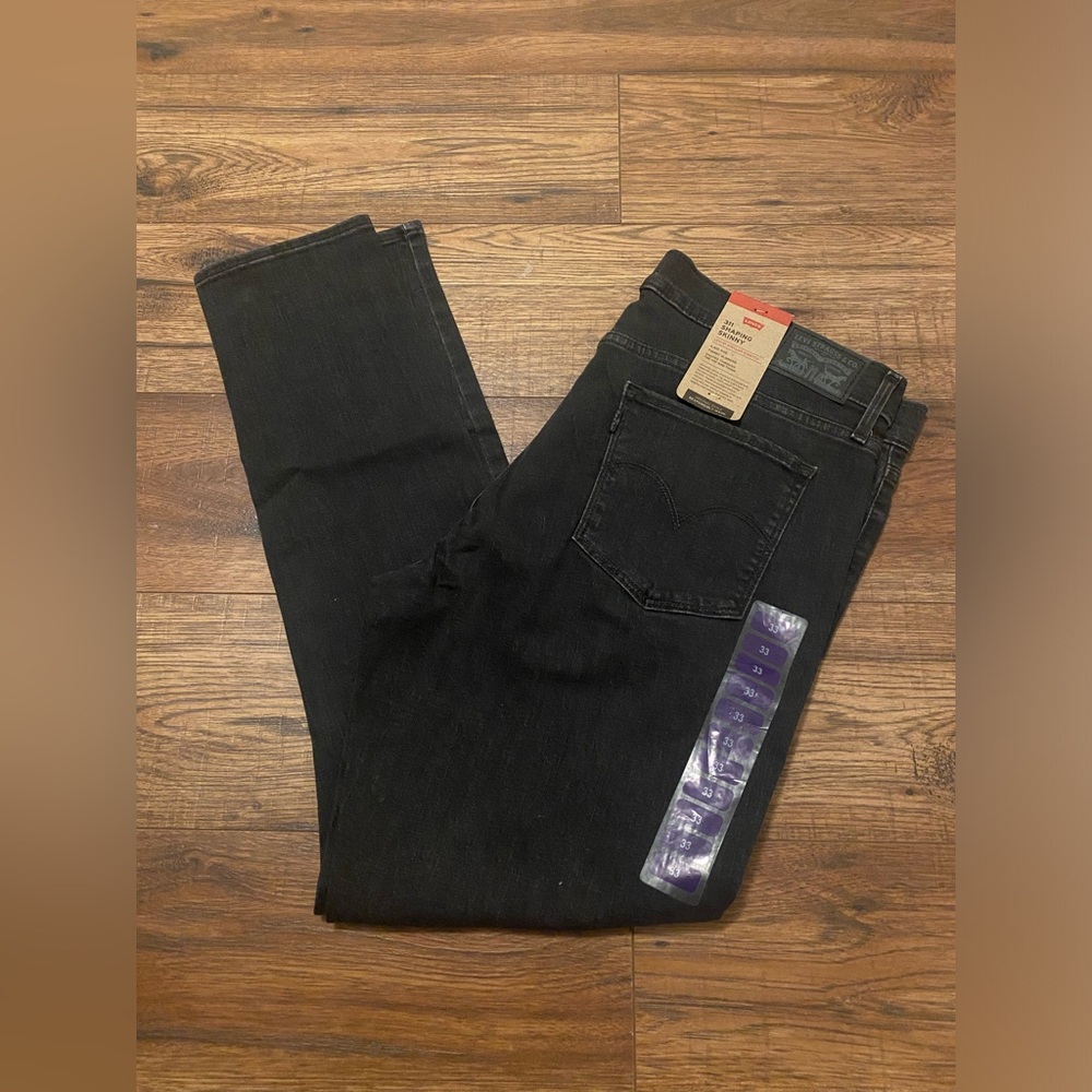 NEW Womens Levi’s skinny jeans size 33 (16)